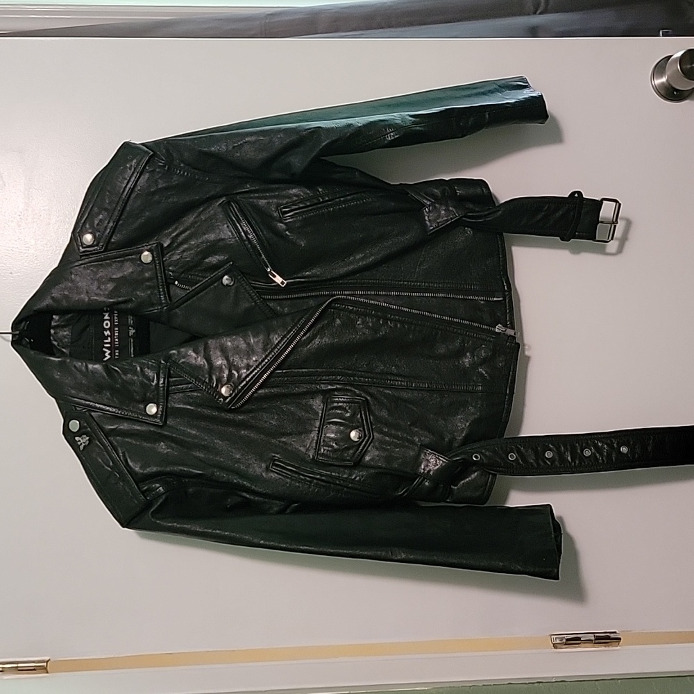 EUC Small Fits Up To Large Wilsons Leather Cropped Leather Jacket